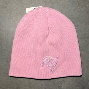 Women's NFL Tampa Bay Buccaneers Pink Team Logo Cuffless Beanie Knit Cap‎ NWT